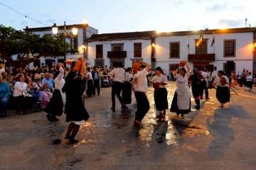  La Traída del Agua 'se moja' con la romería del patrono de Telde (Foto TA y Francisco Javier Santana)